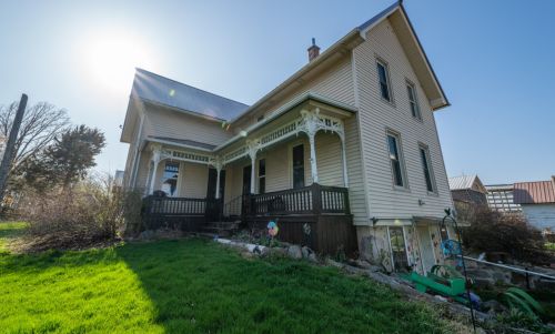 5712 Arnold Ln, West Bend, WI 53090-9340