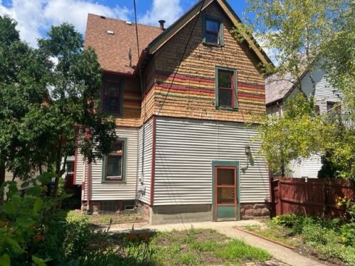 1228 32, Milwaukee WI 53208-2943 exterior