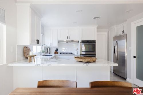 2172 Lysander Ave, Simi Valley CA 93065-1756 exterior