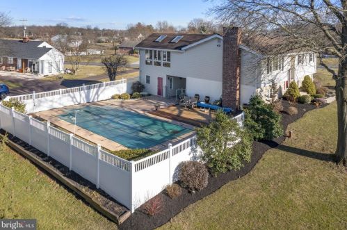 2221 Swamp Pike, Gilbertsville PA  19525-9654 exterior