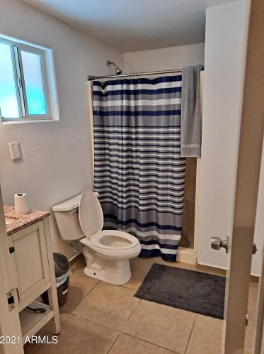 2004 61 St, Phoenix AZ 85033-1714 exterior