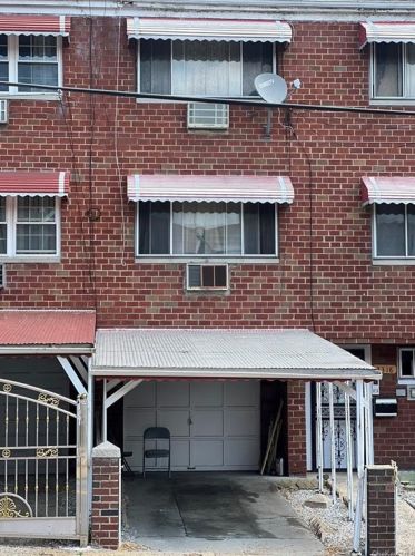 3318 Wickham Ave, Bronx, NY 10469-2736