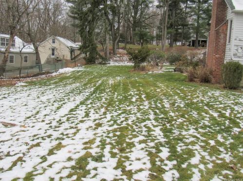 2347 Crompond Rd, Yorktown Hgts NY  10598-3735 exterior