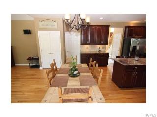 2078 Independence Dr, Newburgh NY  12553-4931 exterior