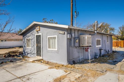 15770 Cottonwood St, Victorville, CA 92395-2909