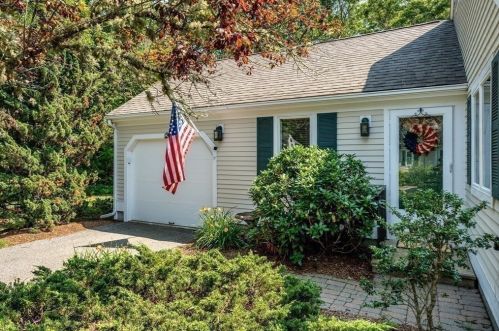 12 Mainsail Cir, Mashpee MA  02649-2848 exterior