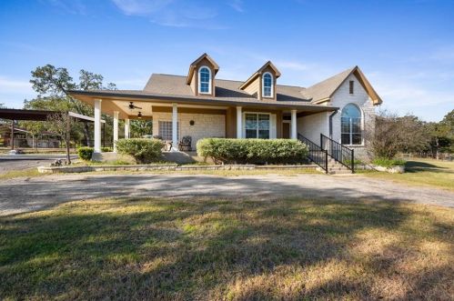 202 Greystone Ln, Lost Pines, TX 78612-4869