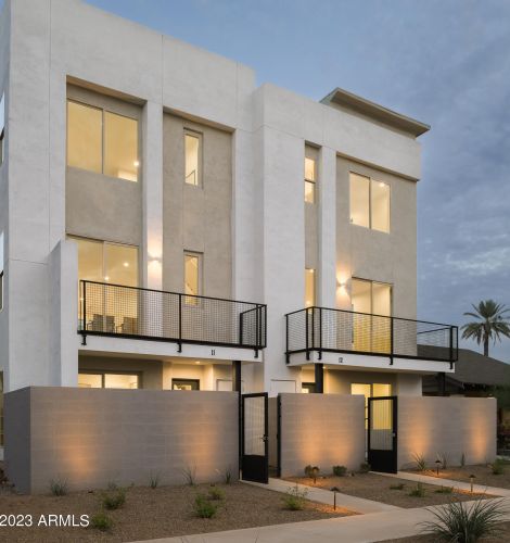 825 9th Ave, Phoenix AZ  85007-2315 exterior