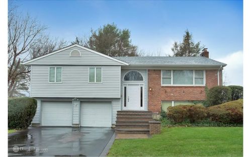 9 Fox Ln, Muttontown, NY 11753-1827