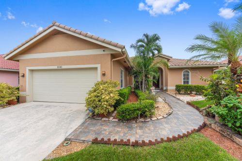 9140 Cypress Hollow Dr, West Palm Beach, FL 33418-4524