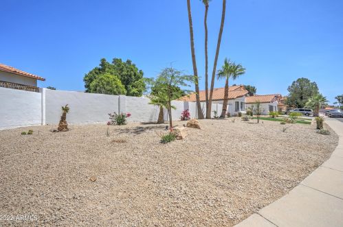 5616 Saguaro Dr, Glendale, AZ 85304-3871