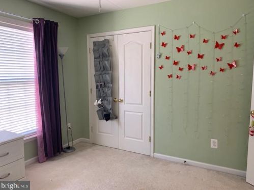 6766 Sycamore Park Dr, Haymarket VA  20169-2995 exterior