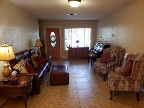 1537 Demens Dr, Saint Petersburg FL  33712-6021 exterior
