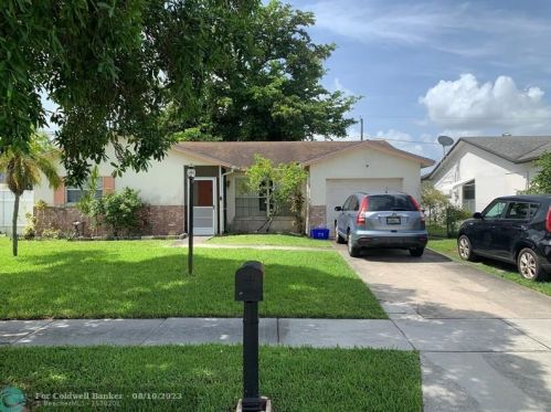 9234 1st Pl, Boca Raton, FL 33428-4540