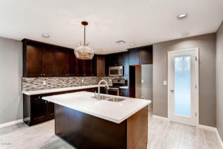 2923 Bluefield Ave, Phoenix, AZ 85053-1126