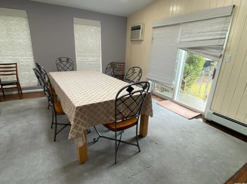 258 Steamboat Rd, Great Neck NY  11024-1634 exterior