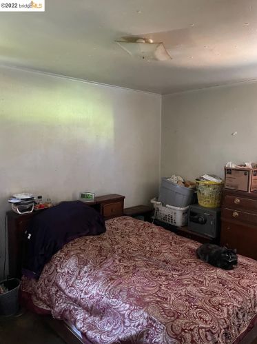 971 76, Oakland CA 94605-2807 exterior