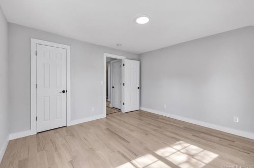 407 Jackson Ave, Bridgeport CT  06606-5573 exterior
