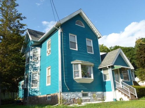 33 Wheeler St, Waterbury, CT 06704-1719