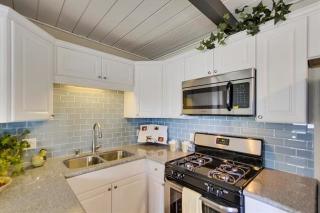 4391 Mentone St, San Diego CA  92107-1119 exterior