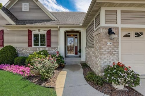 2301 Silver Fox Ct, Waukesha WI  53188-2593 exterior
