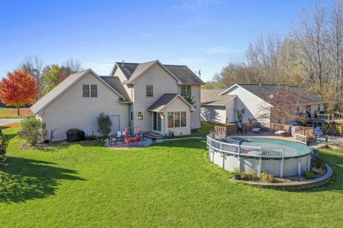 2922 Copper Mountain Ct, Green Bay WI  54313-3207 exterior