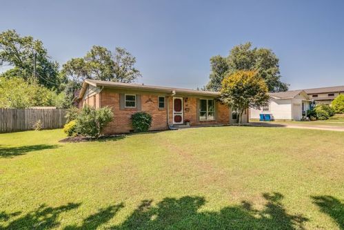 807 9th St, Bentonville, AR 72712-4614