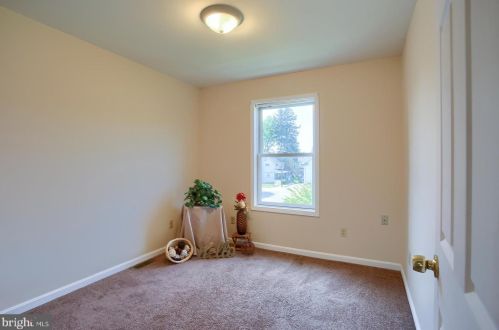 34 Wetzel St, Highspire PA  17034-1015 exterior