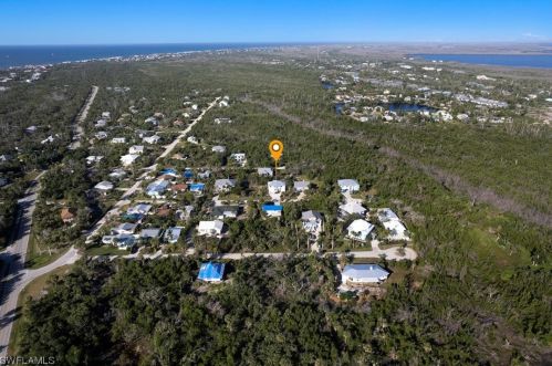 555 Piedmont Rd, Sanibel, FL 33957-4321