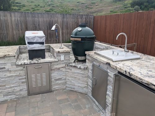 857 Crosby Ave, Simi Valley CA  93065-5012 exterior