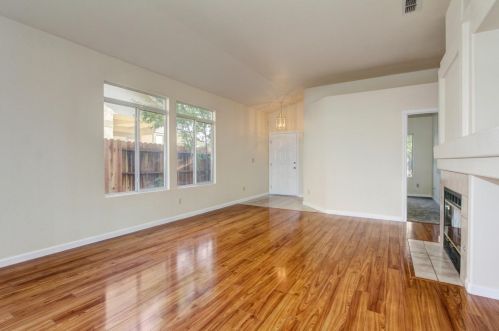 8635 Windsor Point Way, Elk Grove CA  95624-3431 exterior