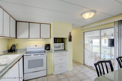 925 Hawthorn Cir, Sebastian FL  32976-7500 exterior