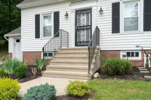 87 Briar Cliff Ave, Waterbury CT  06708-2901 exterior