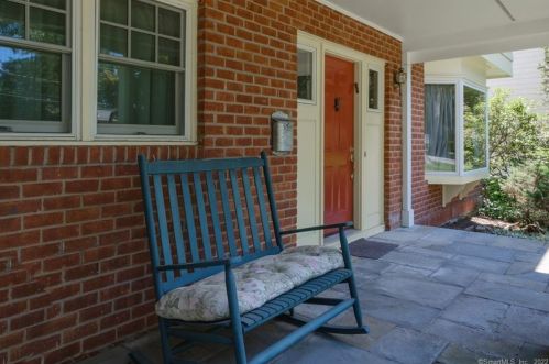 47 Bel Aire Dr, Stamford, CT 06905-2303