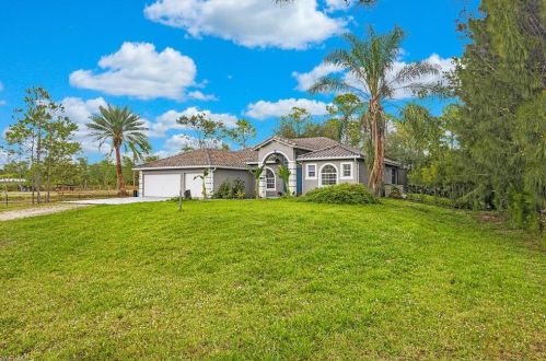 3935 10th Ave, Naples FL  34117-9153 exterior