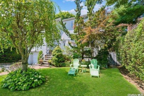4 Walnut Rd, East Rockaway, NY 11518-2219