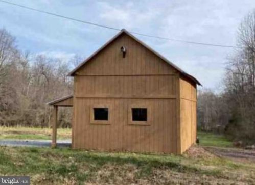 13413 Mountain Rd, Lovettsville VA  20180-2816 exterior