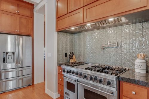 10817 Goldsborough Cir, Valley Home CA 95361-7649 exterior