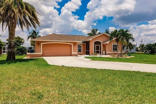 3417 2nd St, Cape Coral, FL 33993-6925