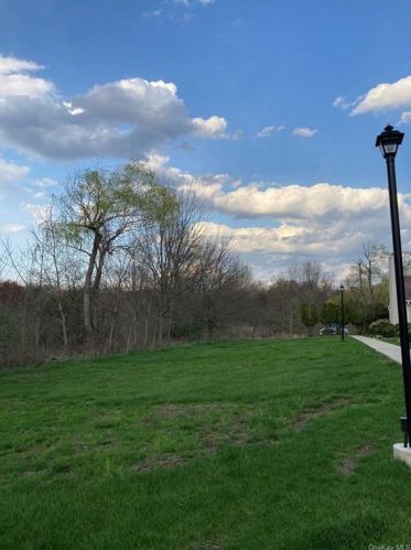 15 Olde Wagon Rd, Warwick NY  10990-4227 exterior