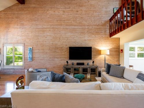 9027 Mockingbird Dr, Sanibel FL  33957-3609 exterior