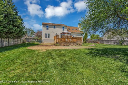 1013 Woodlane Rd, Jackson Twp NJ  08527-1555 exterior