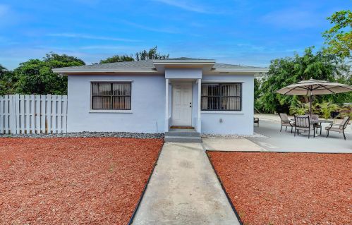 202 4th St, Delray Beach, FL 33483-4422