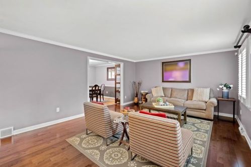 2172 Truxton Dr, Pittsburgh, PA 15241-2230