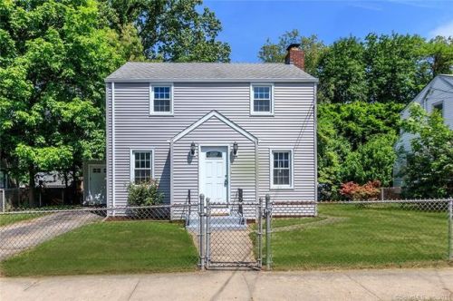 712 Goldenrod Ave, Bridgeport, CT 06606-3367