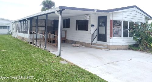 610 Dolphin Cir, Sebastian FL  32976-2598 exterior