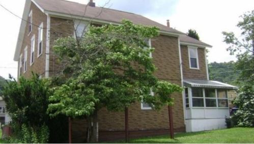 220 5th St, Clymer, PA 15728-1216