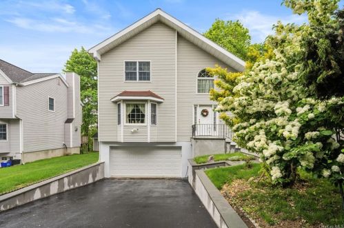 22 Kensington Ave, Thornwood NY  10594-1144 exterior