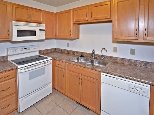 574 Reed Ct, Jeannette, PA 15644-4080