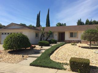 11 San Marcos Dr, West Pittsburg, CA 94565-5627